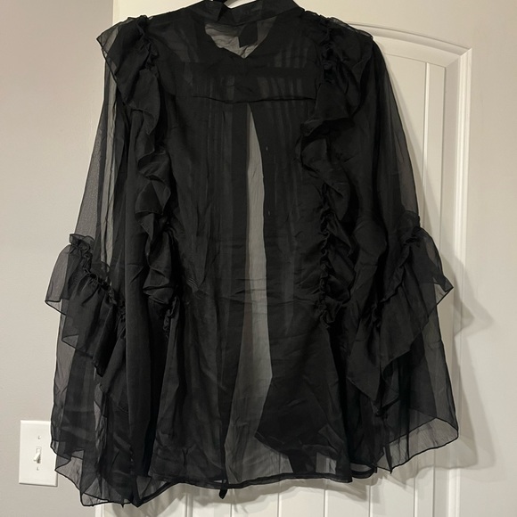 Plus size sheer tiered sleeve blouse - Picture 5 of 9